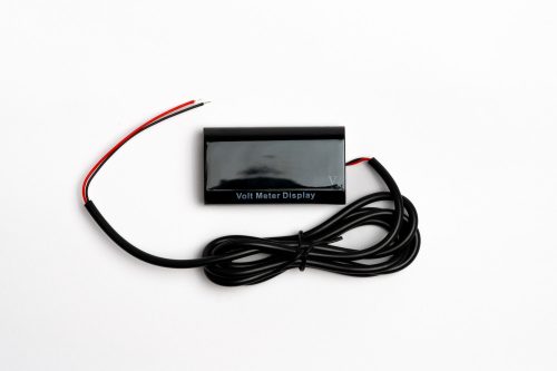 Feszültségmérő (voltmérő) többféle kijelző színnel